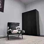 Apartment Spectrum House *