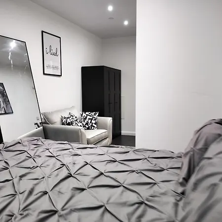 Апартаменты Spectrum House Брадфорд